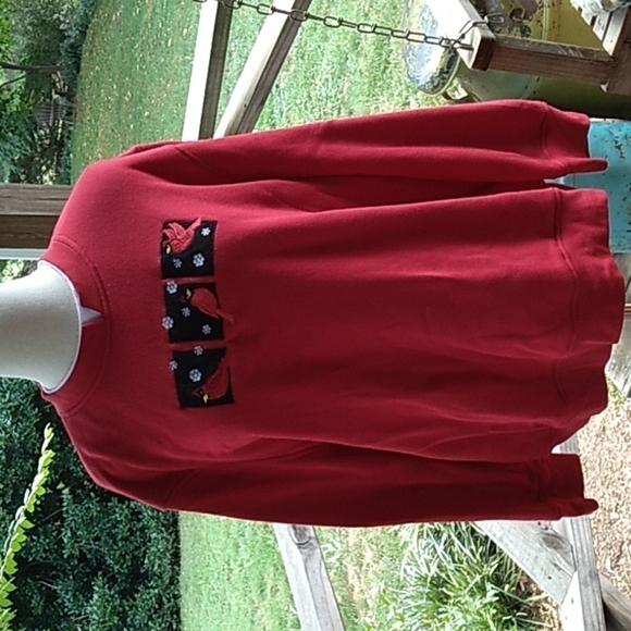 Womans xl Christmas 🎄 cardinal sweatshirt - Picture 1 of 3